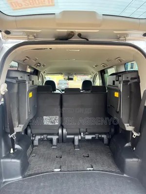 Toyota Voxy 2012 Silver