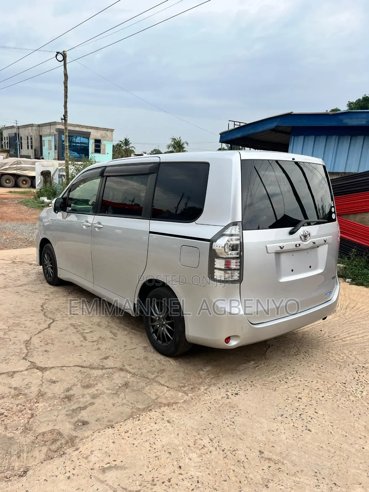 Toyota Voxy 2012 Silver