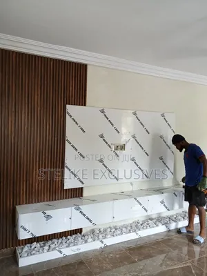 Elevézen TV Console
