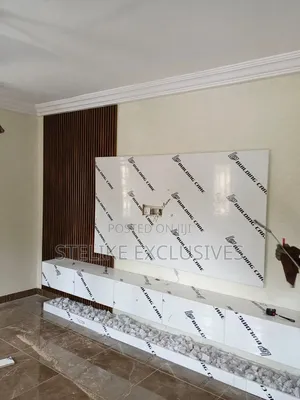 Elevézen TV Console