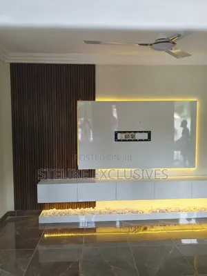 Elevézen TV Console