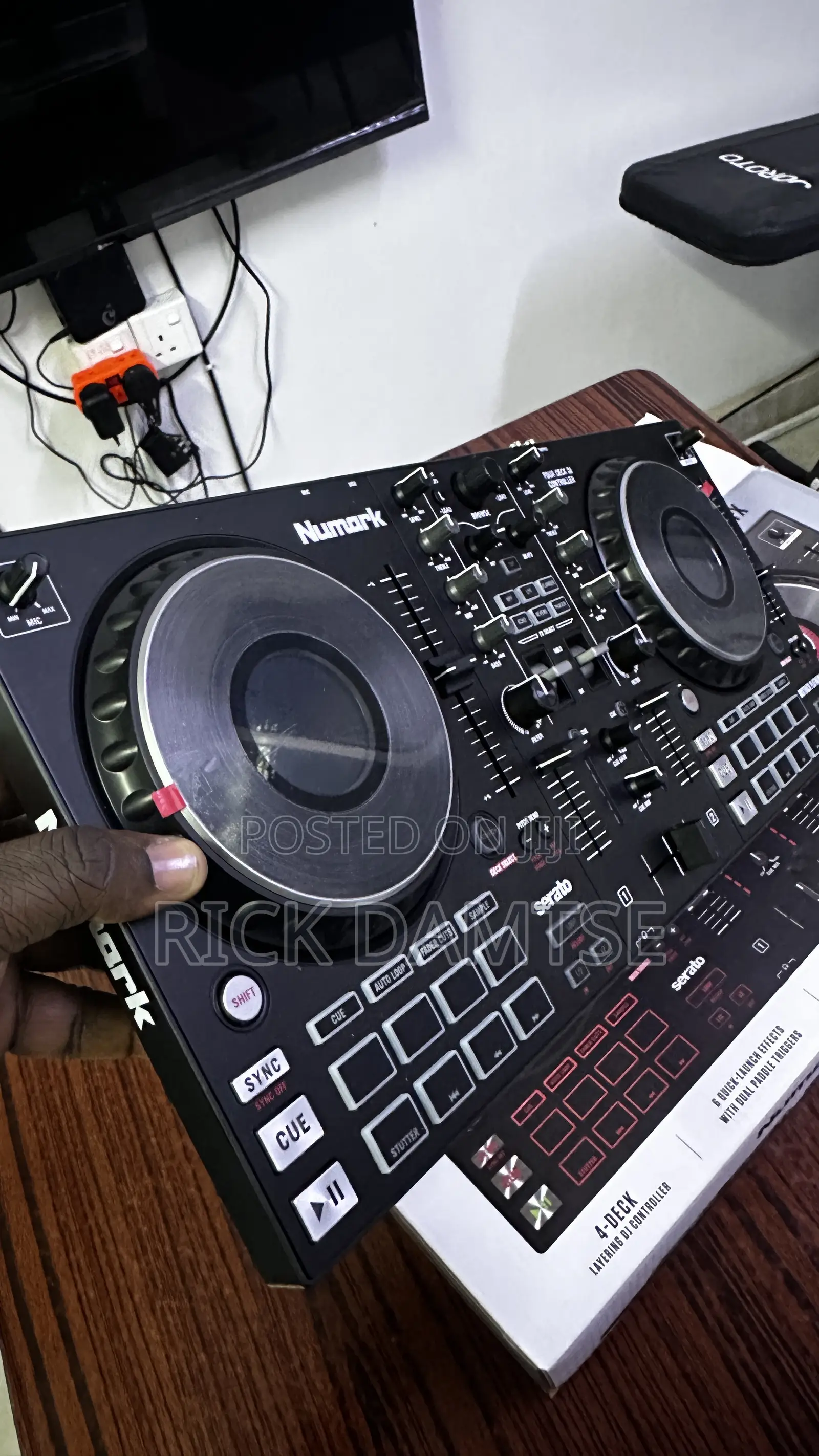 Mumark Mixtrack Platinum Fx