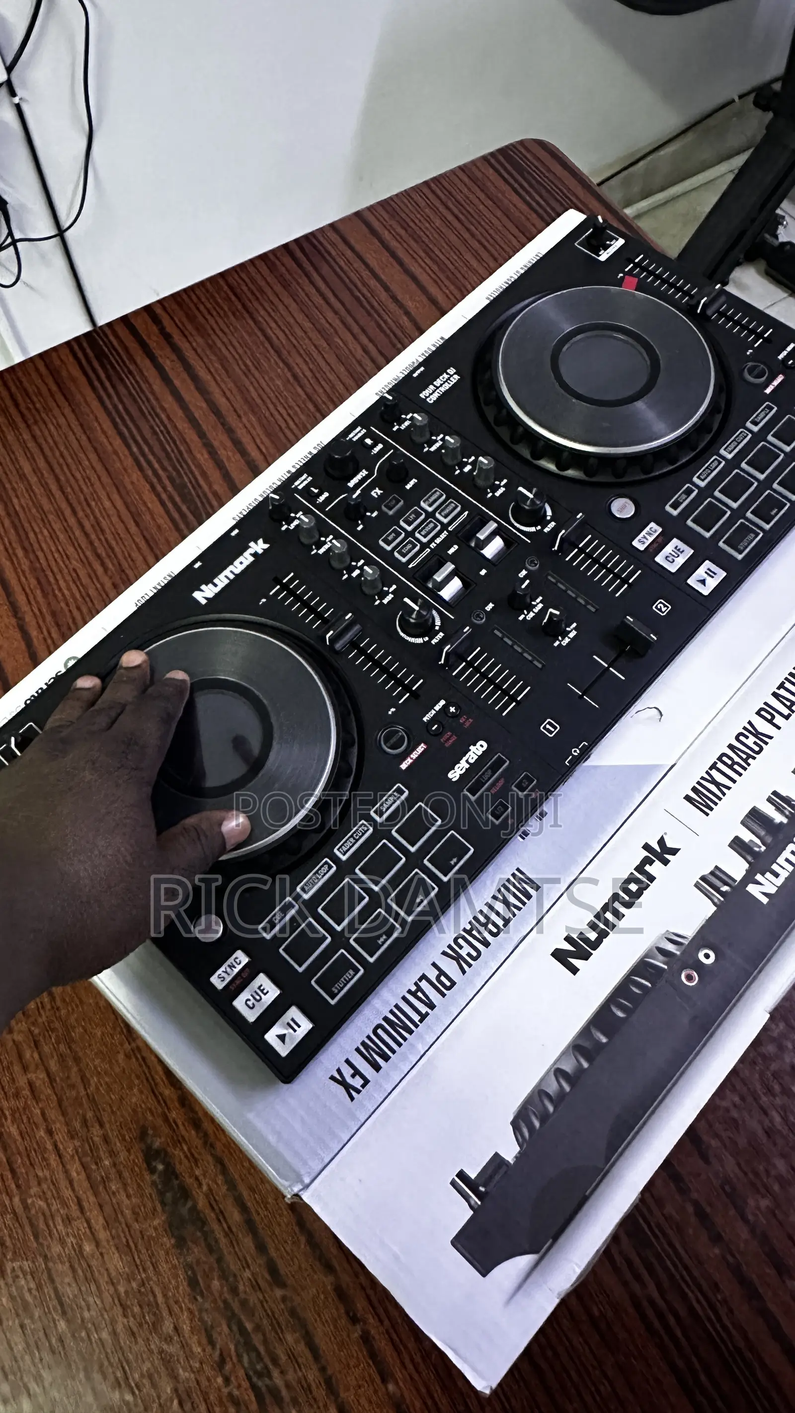 Mumark Mixtrack Platinum Fx