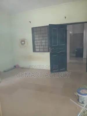 Single Room Self-Contained 1 Year