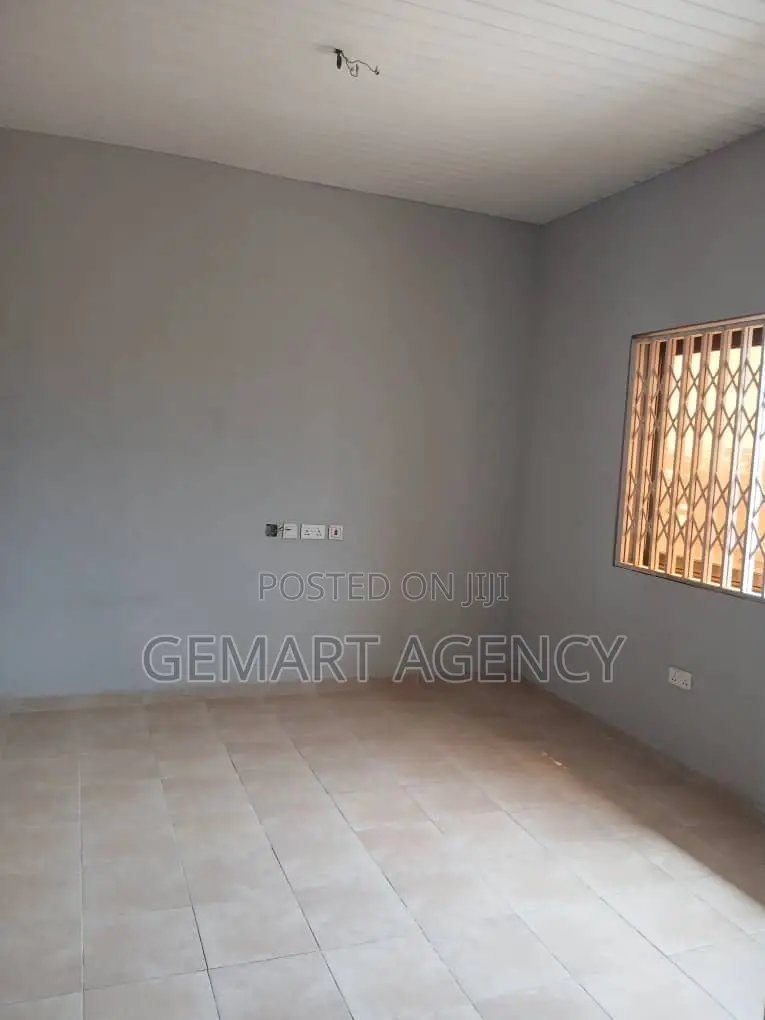 2bdrm Apartment in Taifa Mr Agyei for rent