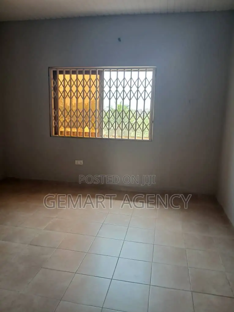 2bdrm Apartment in Taifa Mr Agyei for rent