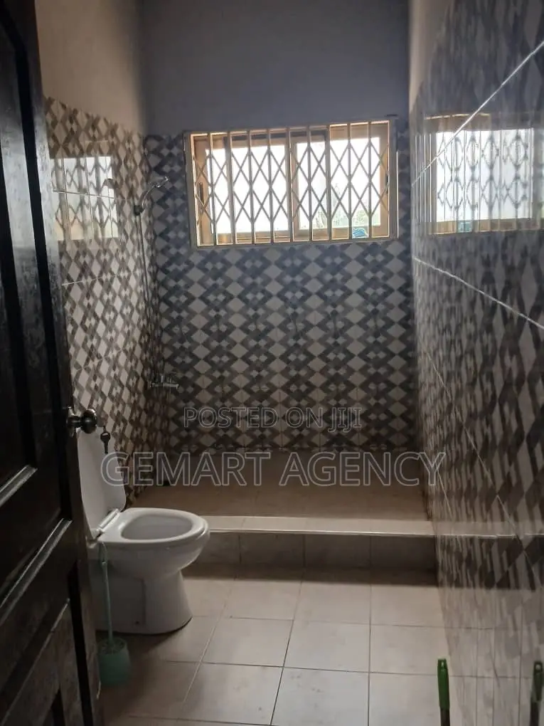 2bdrm Apartment in Taifa Mr Agyei for rent