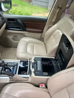 Toyota Land Cruiser 5.7 V8 VX-S 2018 White