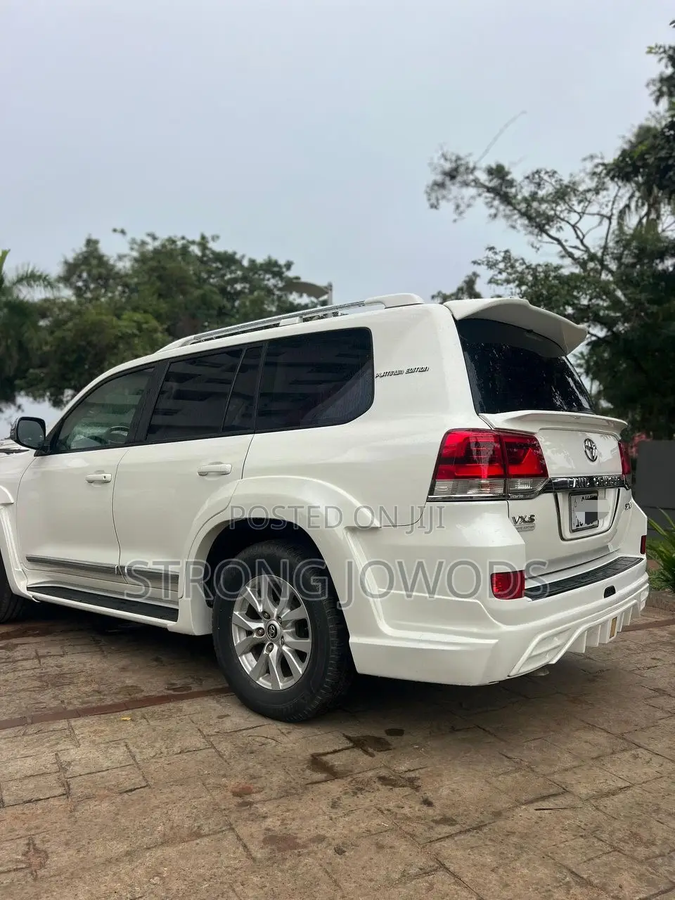 Toyota Land Cruiser 5.7 V8 VX-S 2018 White