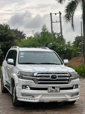 Toyota Land Cruiser 5.7 V8 VX-S 2018 White