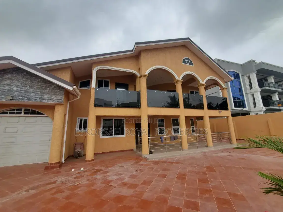 5bdrm House in Adjiringanor, Otano for rent
