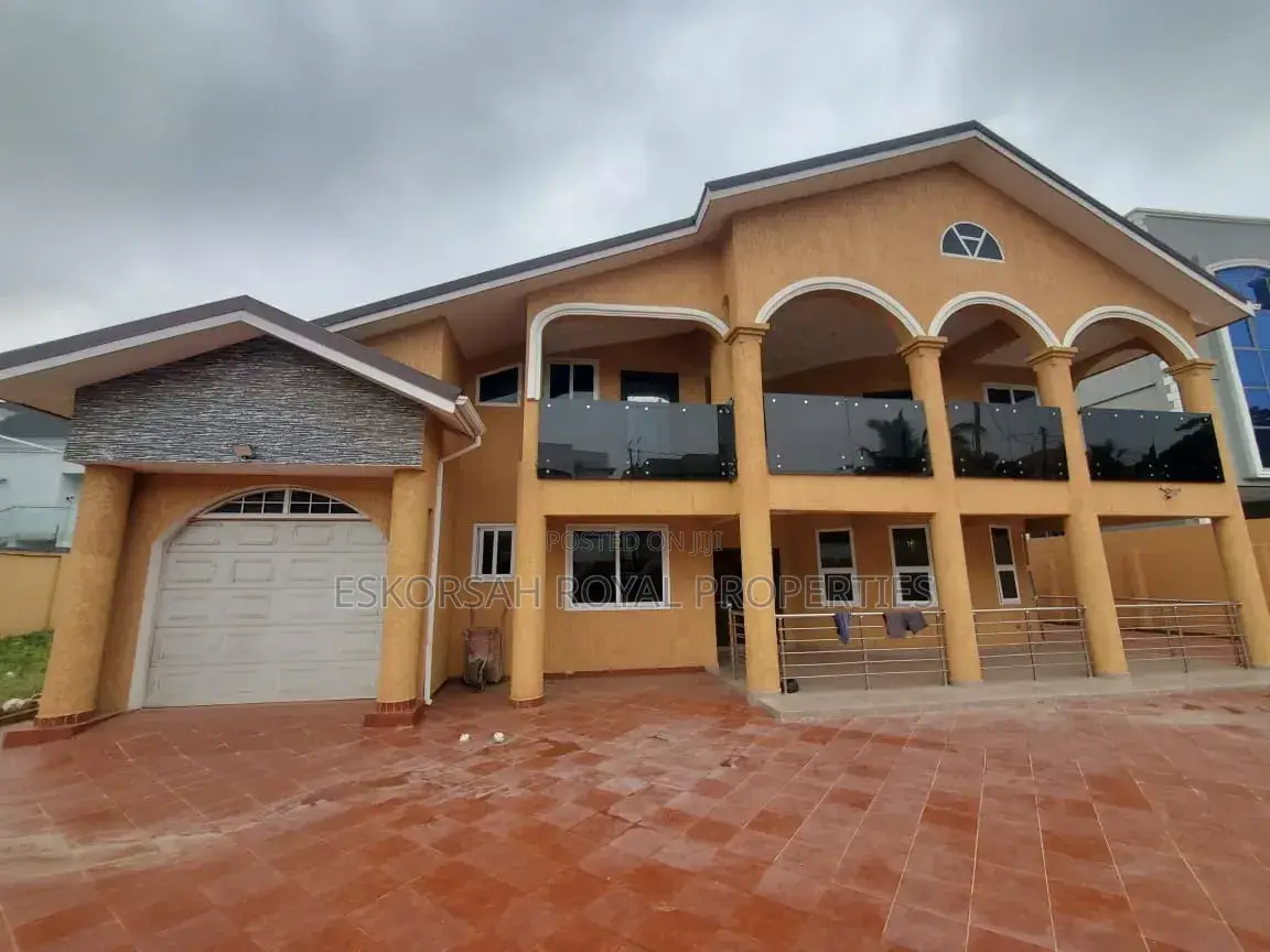 5bdrm House in Adjiringanor, Otano for rent