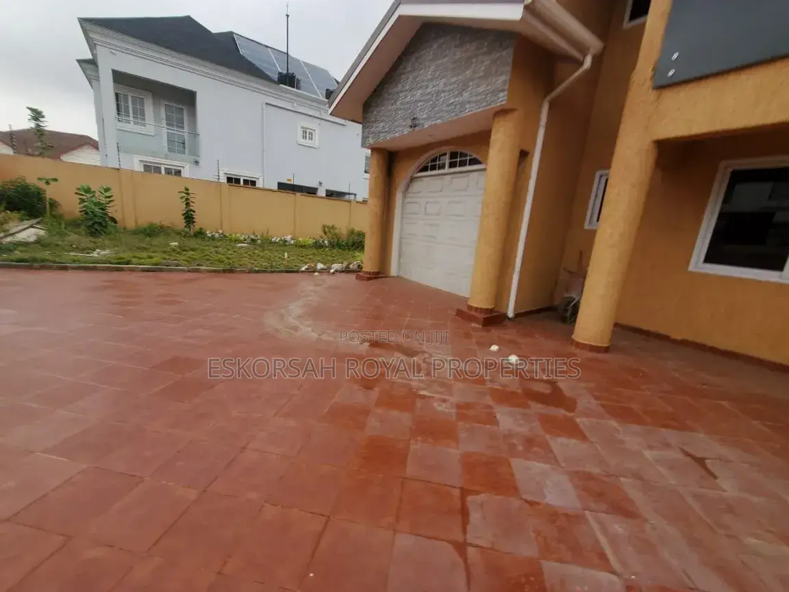 5bdrm House in Adjiringanor, Otano for rent