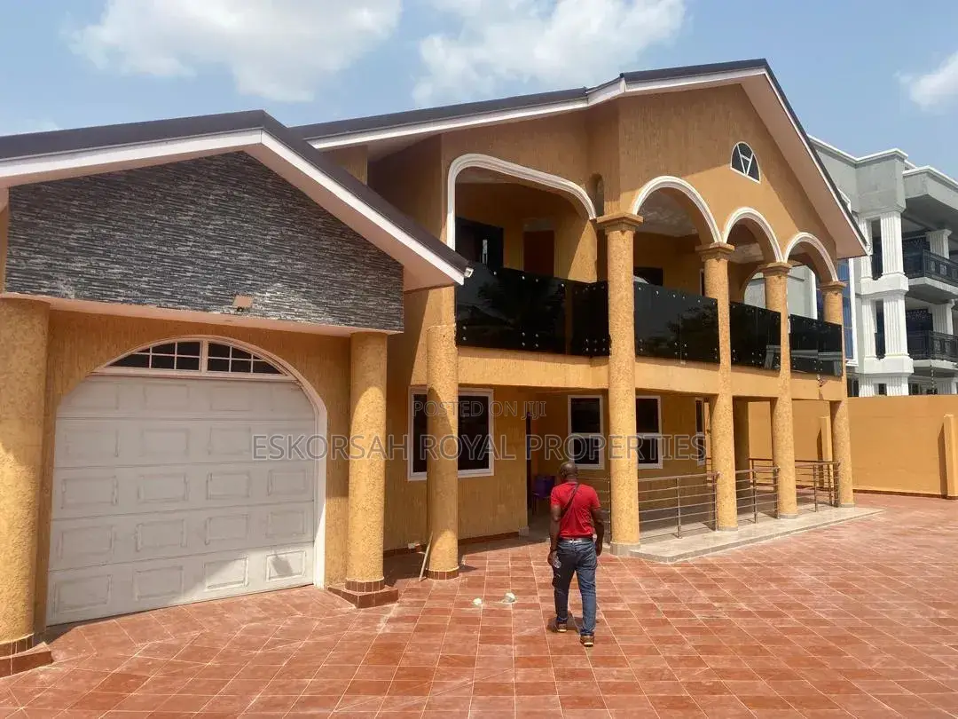 5bdrm House in Adjiringanor, Otano for rent