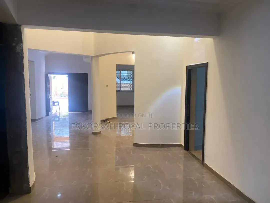 5bdrm House in Adjiringanor, Otano for rent