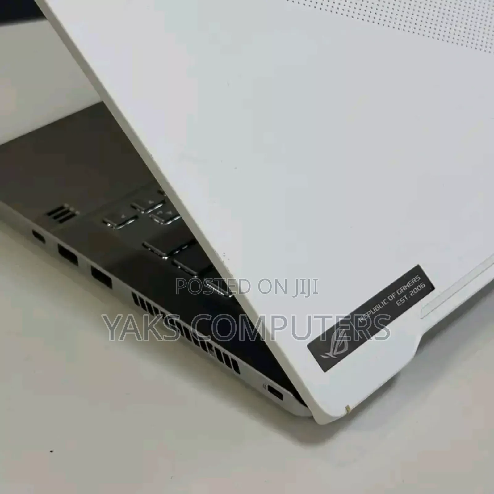 New Laptop Lenovo Legion Pro 7 16GB AMD Ryzen 9 SSD 1T