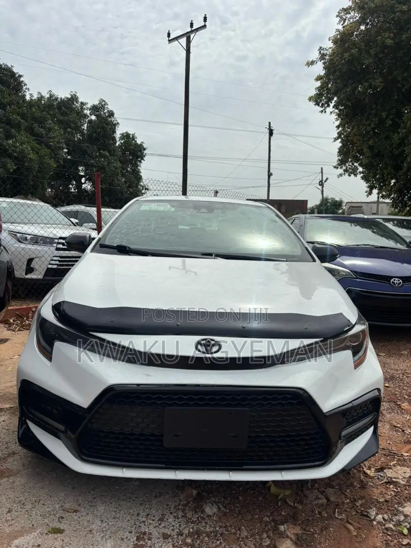 Toyota Corolla XSE 2021 White