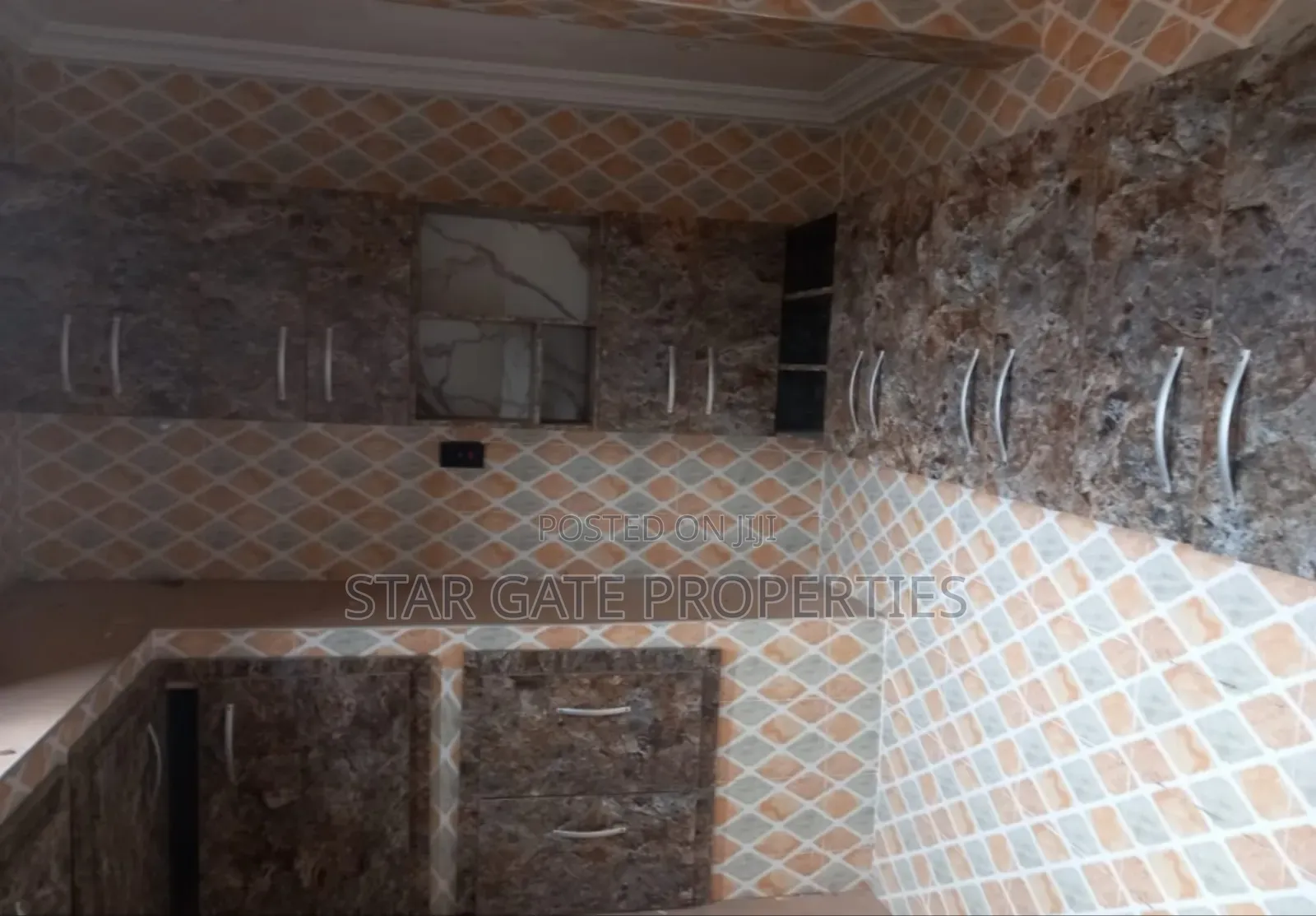 12bdrm Apartment in Kenyasi Abrem, Kumasi Metropolitan for sale