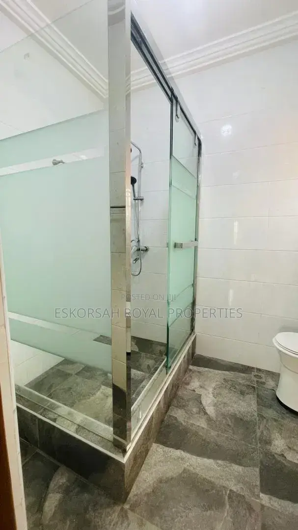 5bdrm House in Pokuase Festus for rent