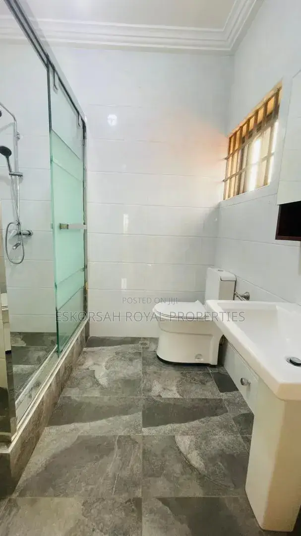 5bdrm House in Pokuase Festus for rent