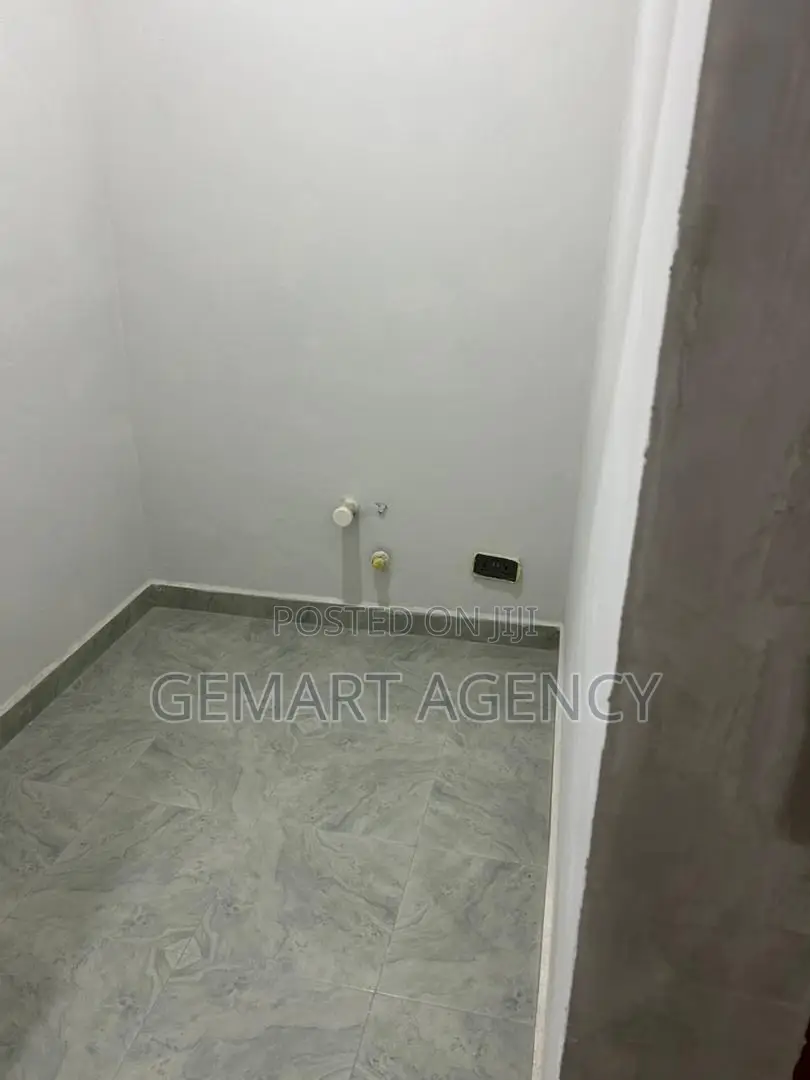 3bdrm House in Kuntunse – Near, Greater Accra for sale