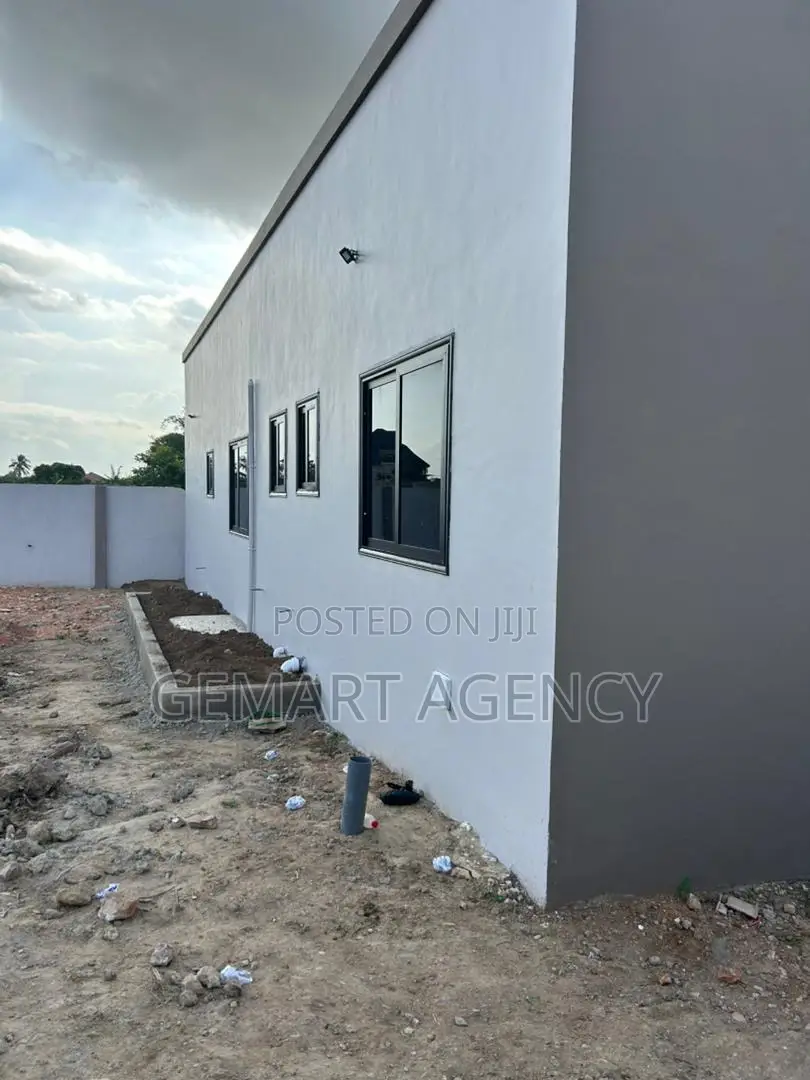 3bdrm House in Kuntunse – Near, Greater Accra for sale