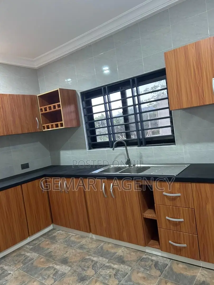 3bdrm House in Kuntunse – Near, Greater Accra for sale