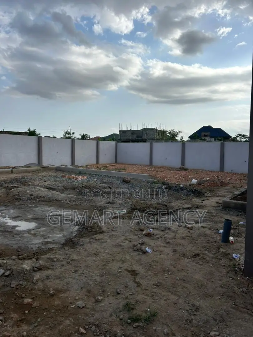 3bdrm House in Kuntunse – Near, Greater Accra for sale