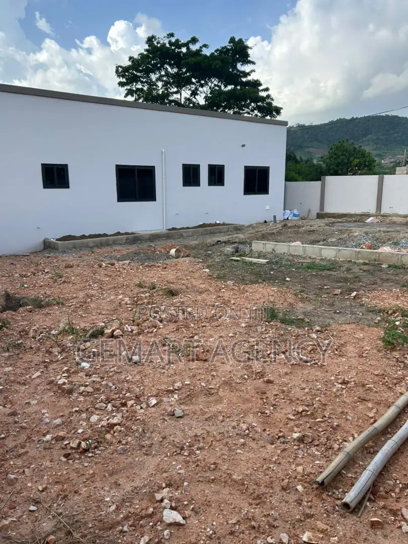 3bdrm House in Kuntunse – Near, Greater Accra for sale