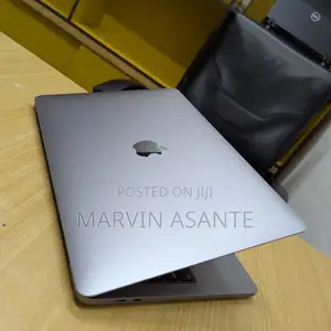 Laptop Apple MacBook Pro 2022 M2 8GB Apple M2 SSD 256GB