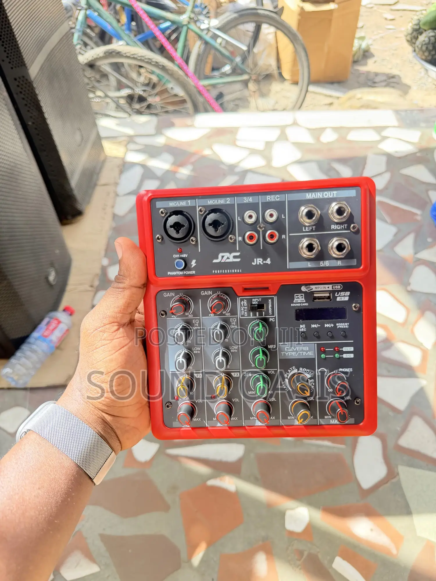 Jac Jr-4, a Compact 4-Channel Audio Mixer.