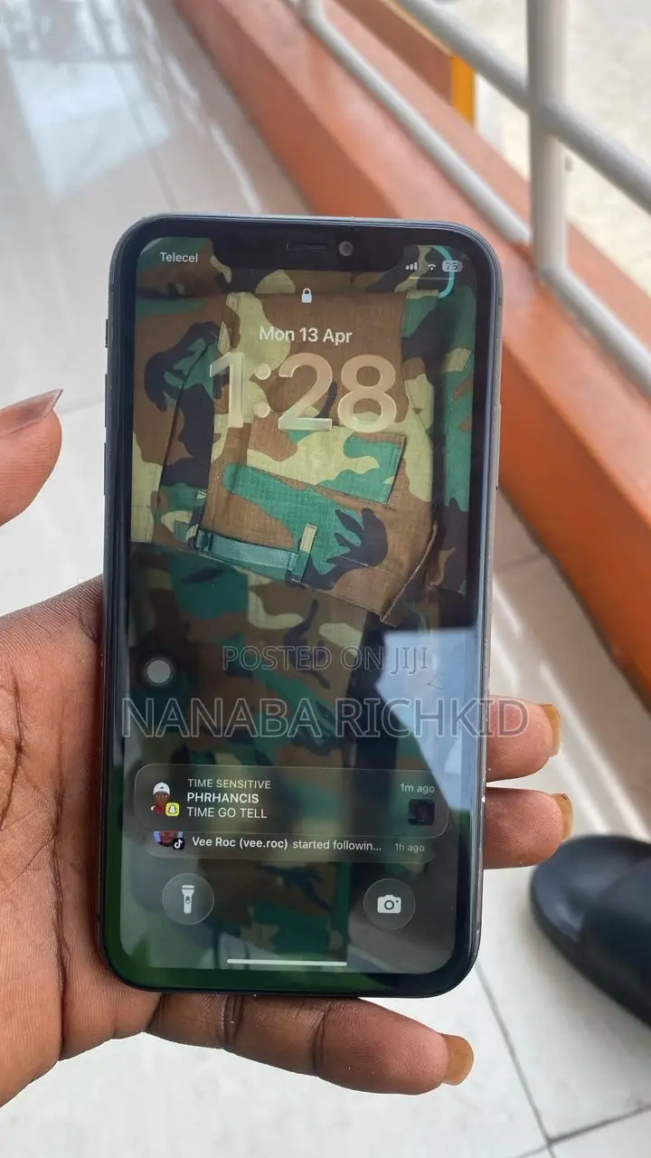 Apple iPhone 11 64 GB Black