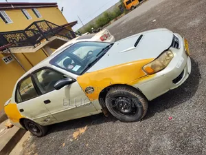 Toyota Corolla Sedan 1998 Brown
