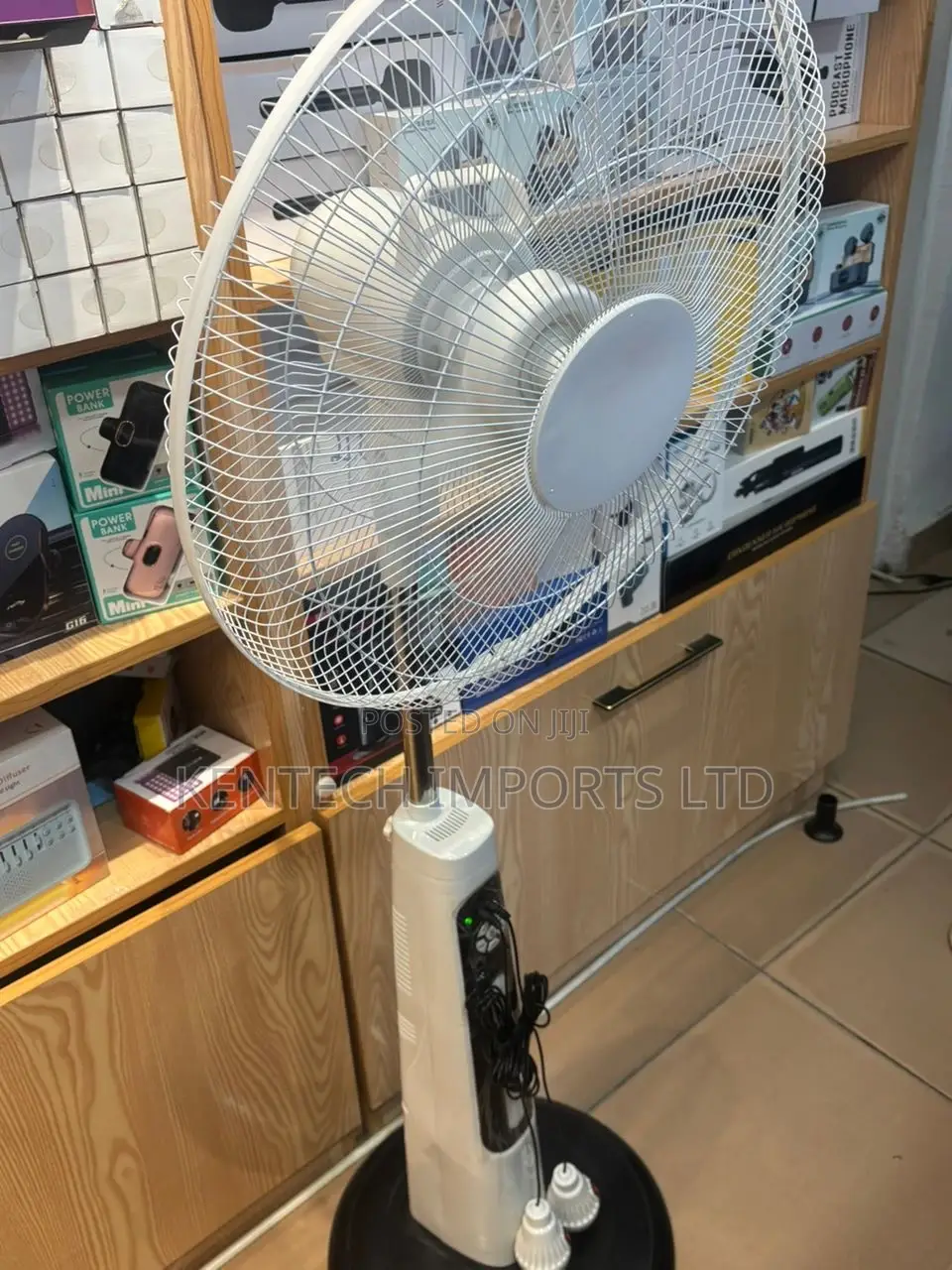 Rechargeable and Solar Fan 18" Stand Fan