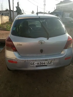 Toyota Vitz 1.3 FWD 5dr 2009 Silver