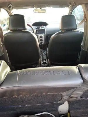 Toyota Vitz 1.3 FWD 5dr 2009 Silver