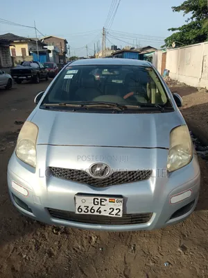 Toyota Vitz 1.3 FWD 5dr 2009 Silver