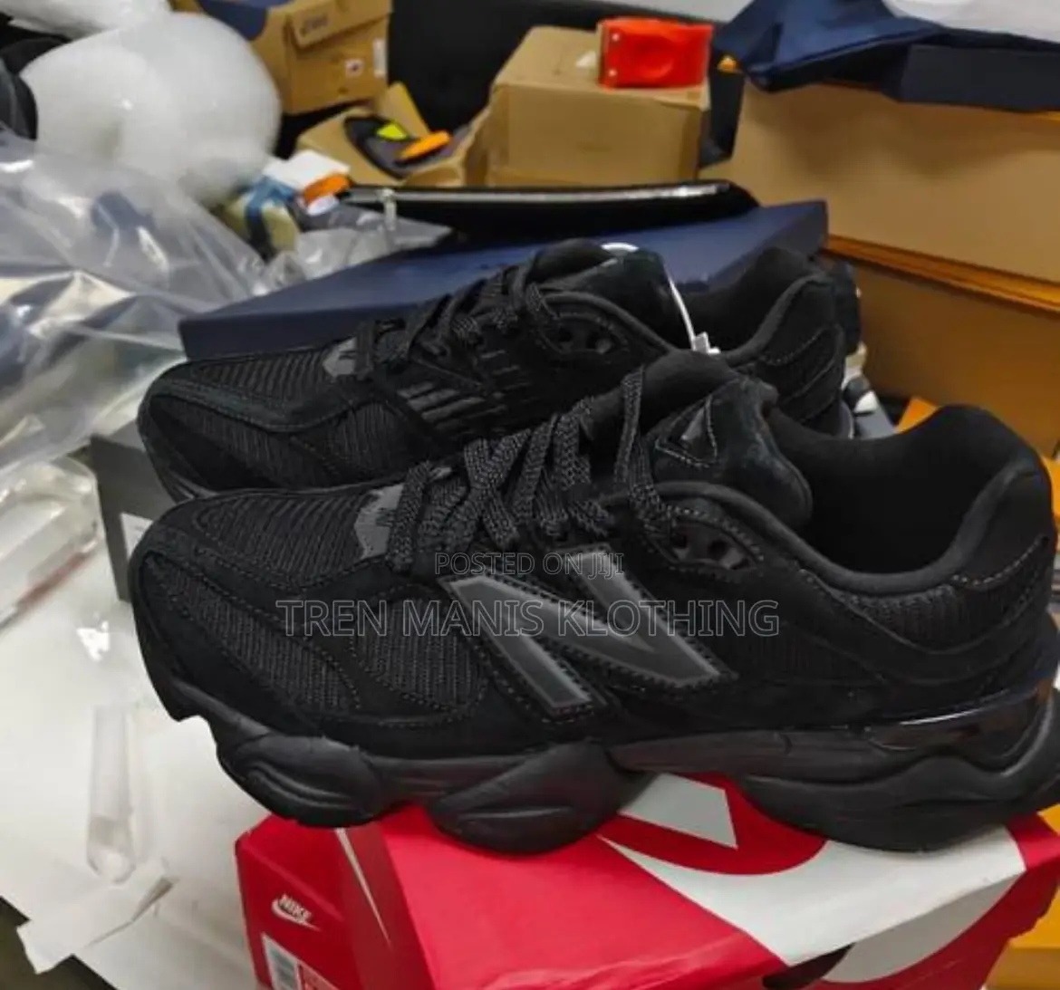 New Balance 9060 All Black