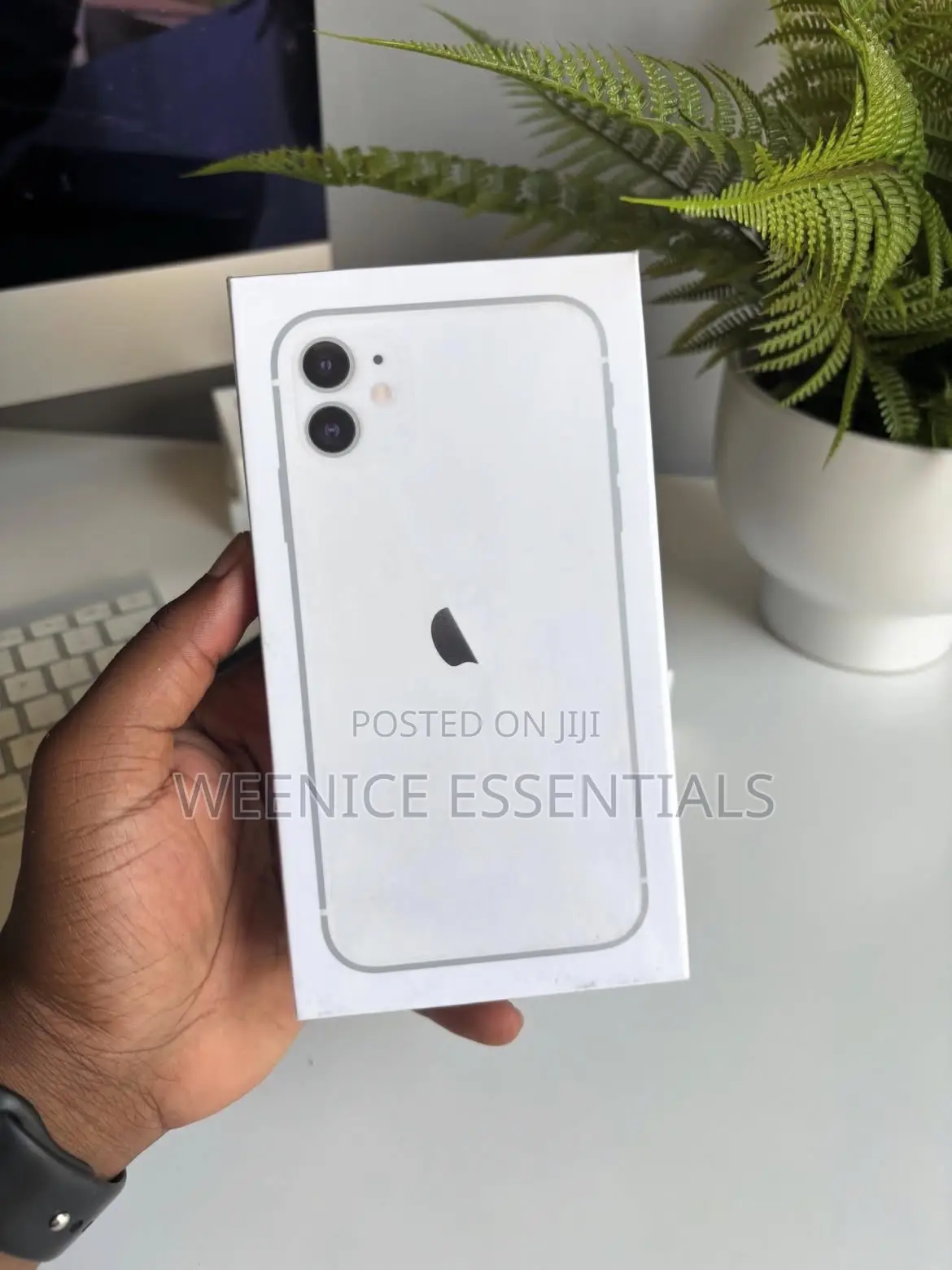 New Apple iPhone 11 64 GB White