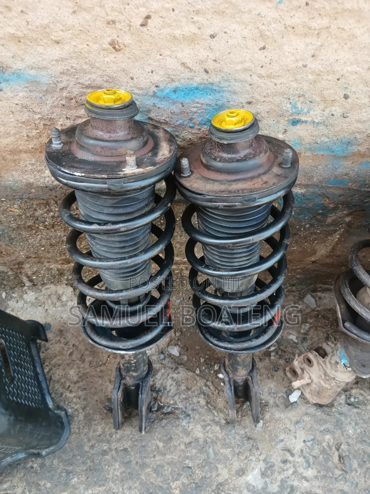 Land Rover Back Shocks Is Available Here