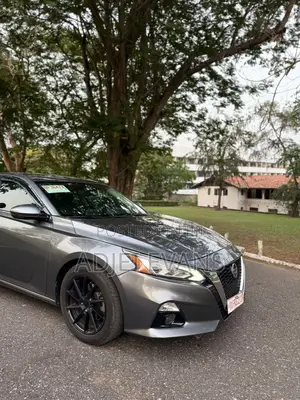 Nissan Altima 2.5 SV FWD 2019 Gray