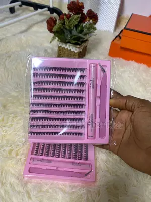 200pc Set Eyelash With Glue