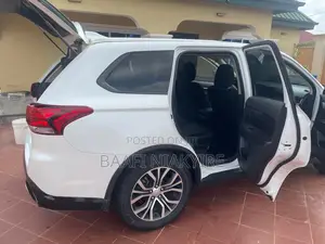 Mitsubishi Outlander 2018 White