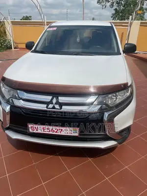 Mitsubishi Outlander 2018 White