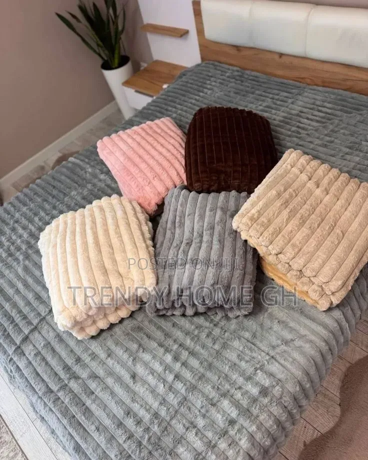 Premium Warm Blanket Soft, Cozy Ultra Comfortable Bedding