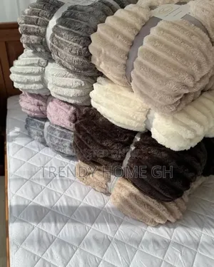 Premium Warm Blanket Soft, Cozy Ultra Comfortable Bedding