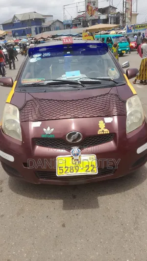 Toyota Vitz 1.0 FWD 3dr 2010 Brown