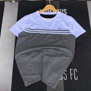 Tommy Hilfiger Short-Sleeve T-Shirt With a Horizontal Striped Design