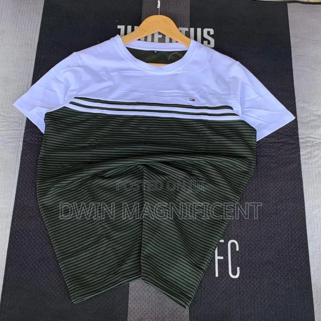 Tommy Hilfiger Short-Sleeve T-Shirt With a Horizontal Striped Design