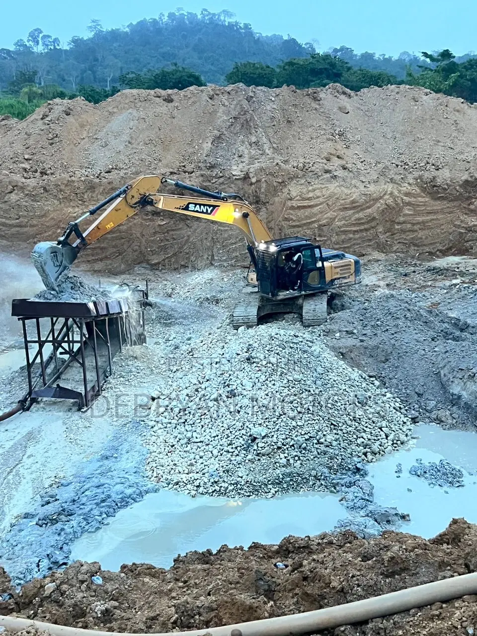 Used Sany 215 for Sale. Water Track, Long Boom